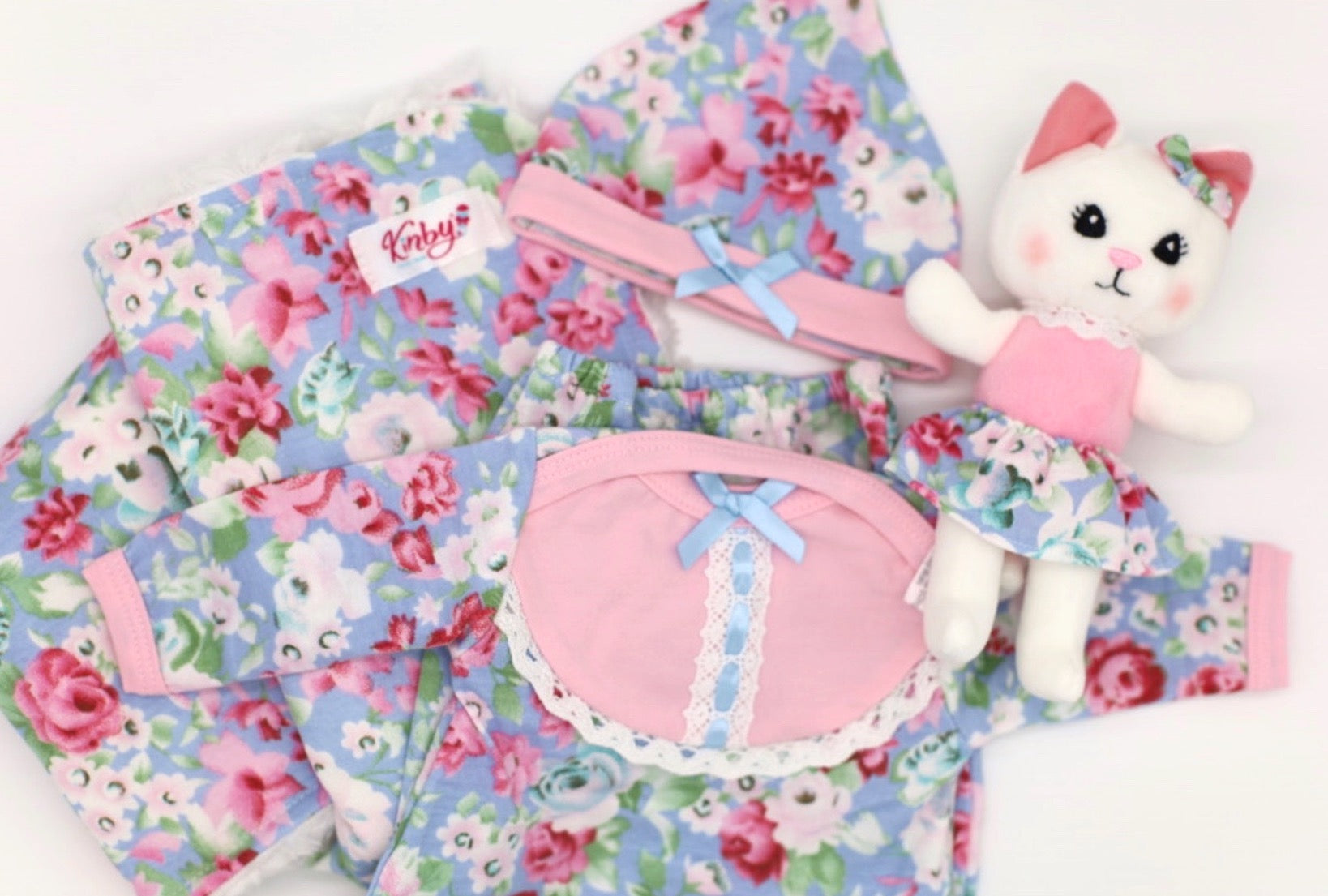 Kinby Kitten Gown & Blanket Set